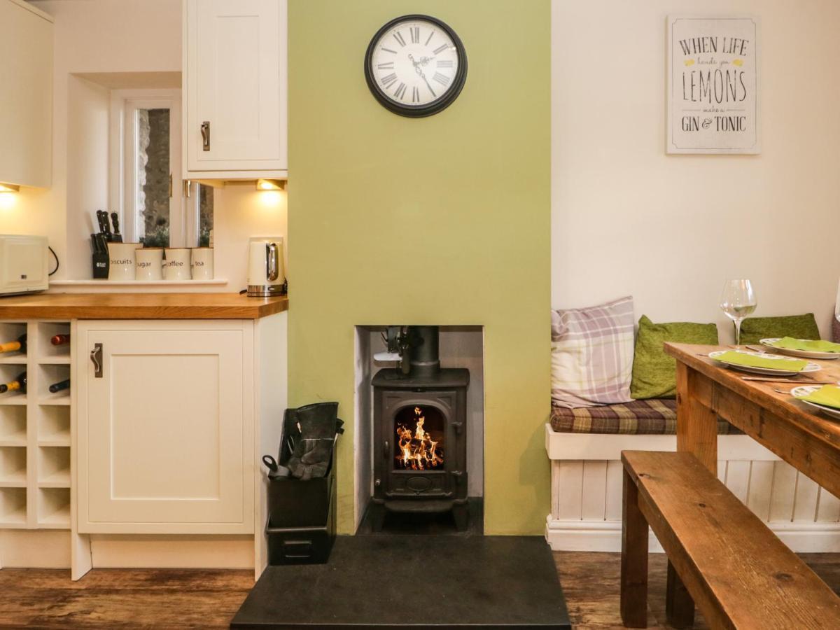 Kirkby House Villa คาร์นฟอร์ธ ภายนอก รูปภาพ