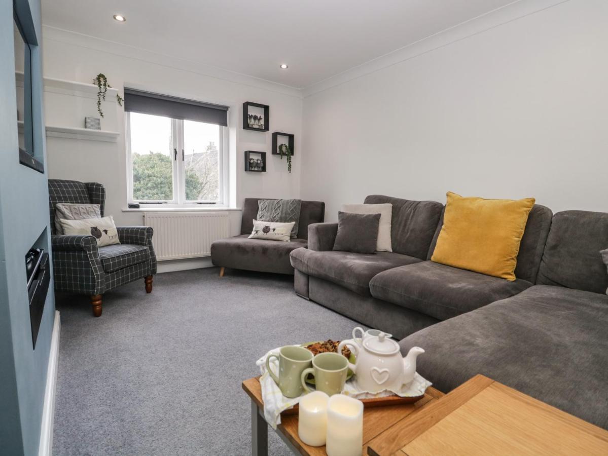 Kirkby House Villa คาร์นฟอร์ธ ภายนอก รูปภาพ