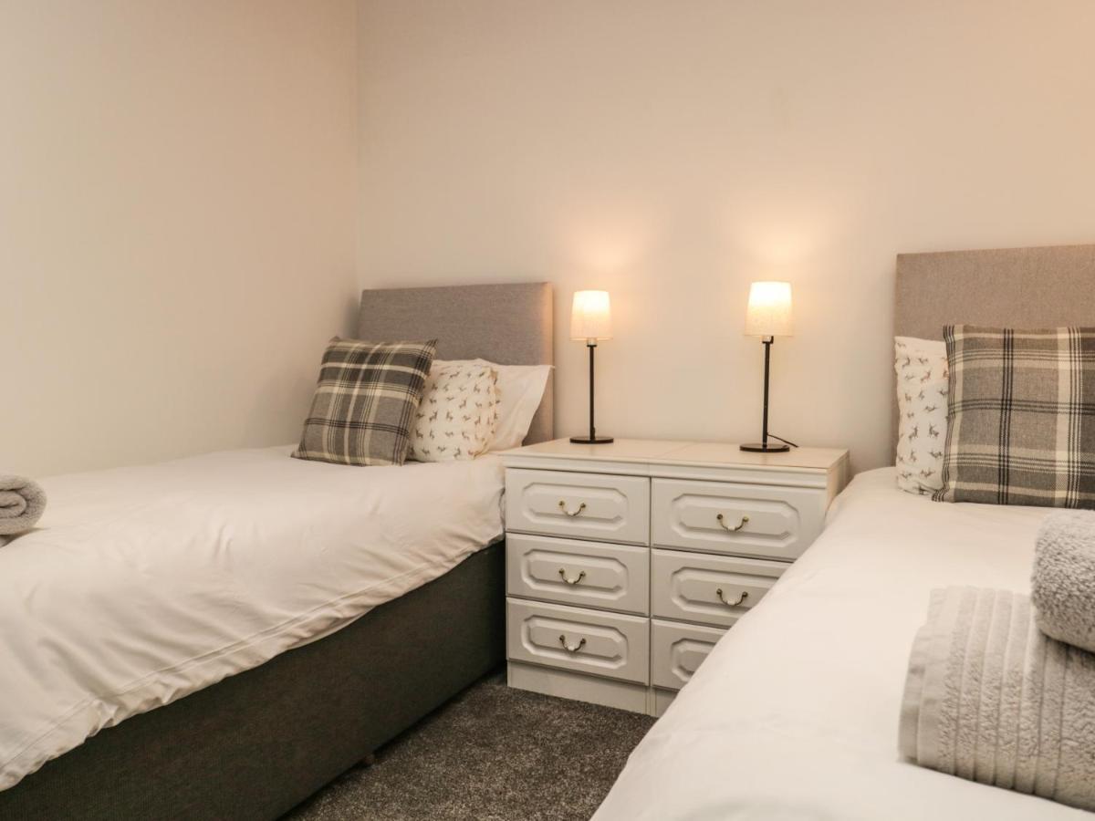 Kirkby House Villa คาร์นฟอร์ธ ภายนอก รูปภาพ